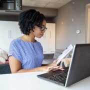 Meine Kollegin bekommt mehr Gehalt für die gleiche Arbeit