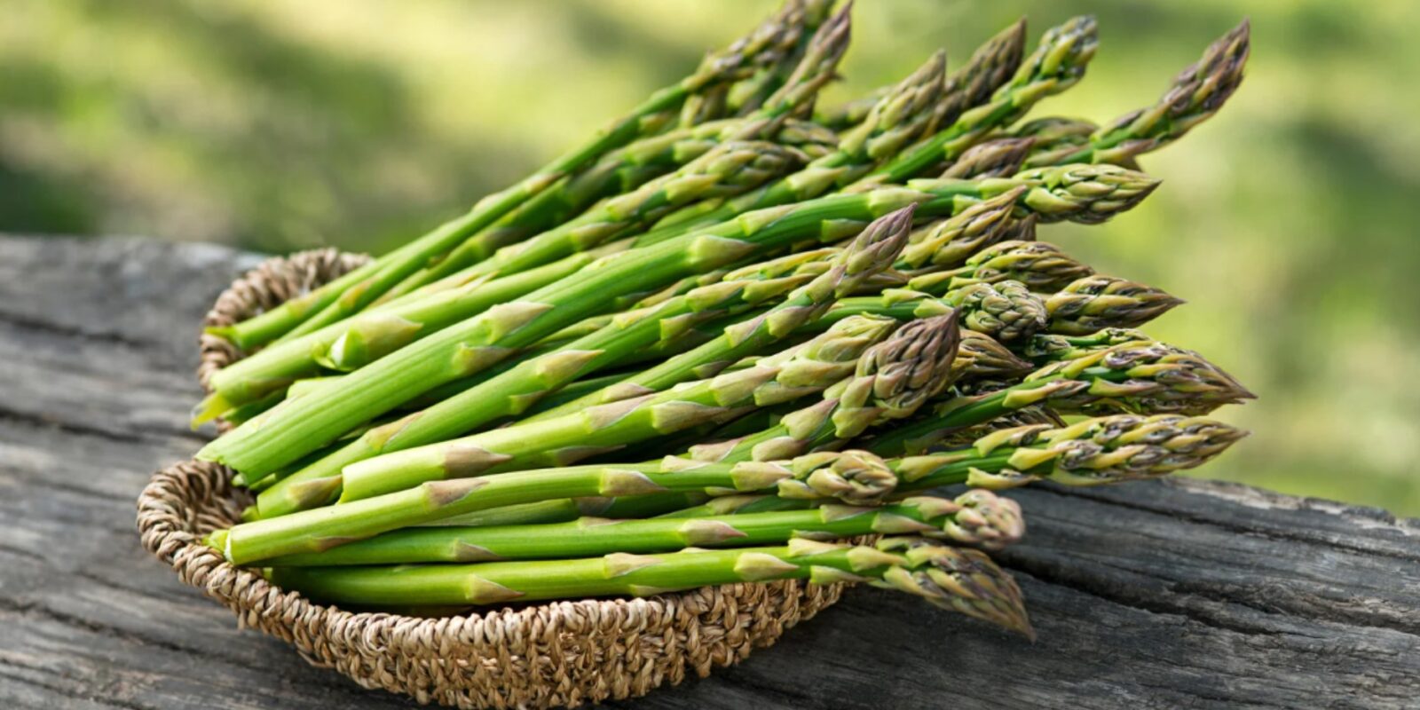 Muss man grünen Spargel schälen Die besten Tipps für die perfekte Zubereitung